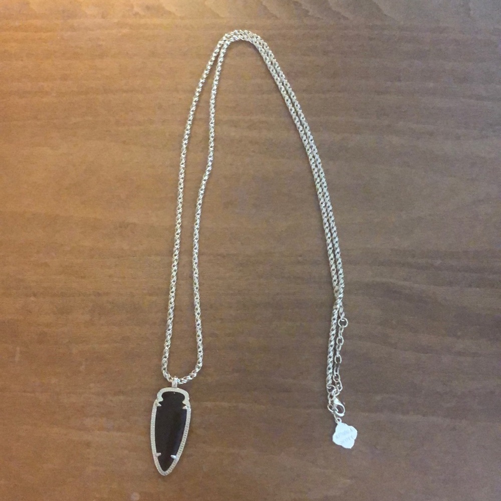 Kendra Scott necklace